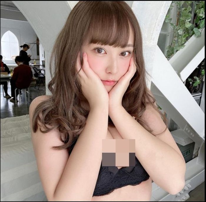 Hiện tại, vẫn chưa rõ Hashimoto đã giải quyết xong vấn đề nan giải hay chưa, nhưng xem ra, con đường kinh doanh của cô nàng Youtuber dường như đã bị đặt dấu chấm hết thì phải.
