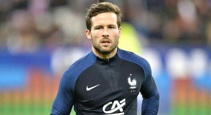Yohan Cabaye có thể tới Việt Nam thi đấu.