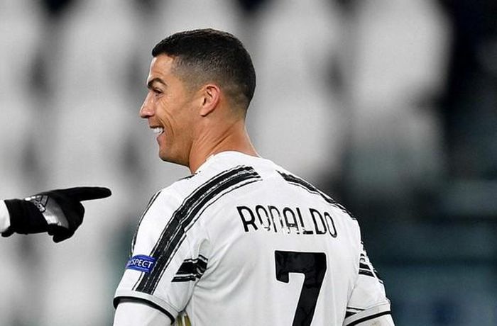 Sau khi chạm mốc 750 bàn, Ronaldo đặt mục tiêu mới: 800 bàn.