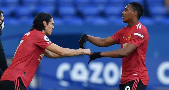 HLV Solskjaer khẳng định Cavani đang giúp Martial tiến bộ nhiều