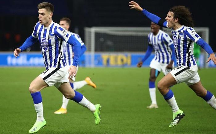 Hertha giành chiến thắng ngược 3-1 trước nửa đỏ thành Berlin. Ảnh: Getty Images.