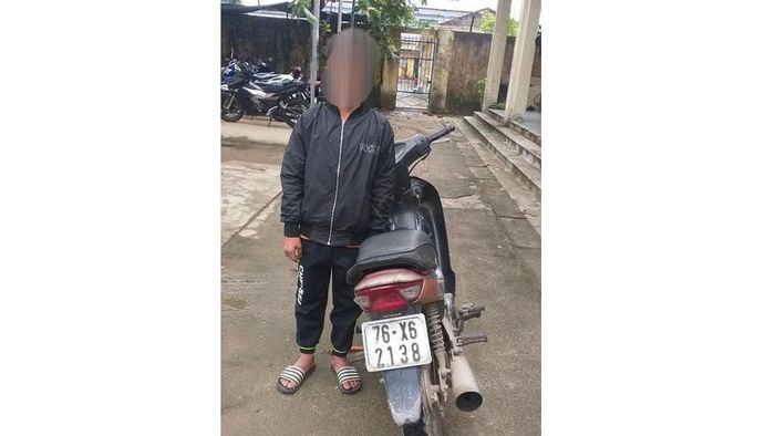 N.Q.V và xe máy tang vật vụ trộm.