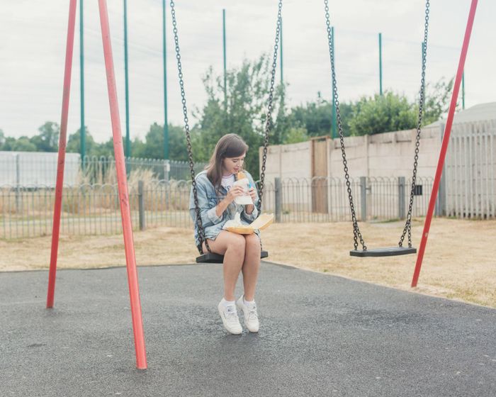  Tuổi thơ của Eloise là những lần bị thầy cô phạt, bạn bè xa lánh. 