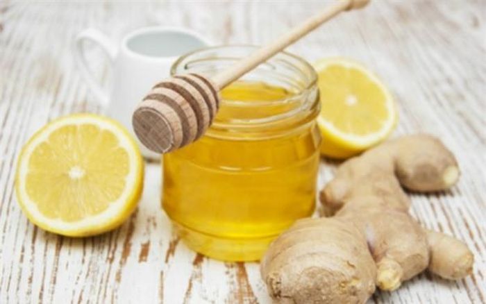 Mật ong, chanh và gừng giúp loại bỏ nhanh các triệu chứng của cảm lạnh gây ra (Ảnh minh họa)