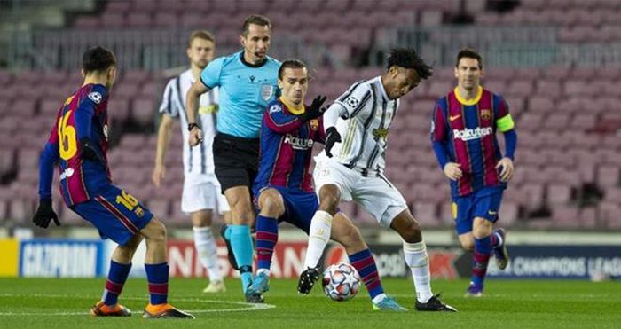 Griezmann chỉ trích thái độ thi đấu của cầu thủ Barca