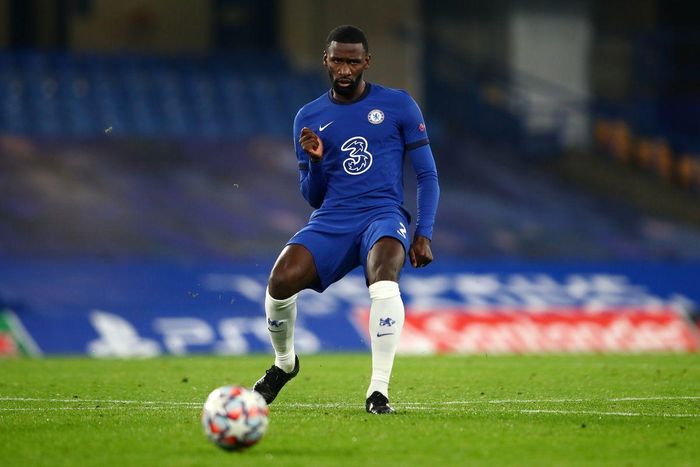 Barca mua gấp Rudiger để vá đội hình