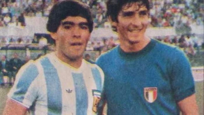 Rossi và Maradona ở Espana 82. Họ qua đời chỉ cách nhau có 2 tuần