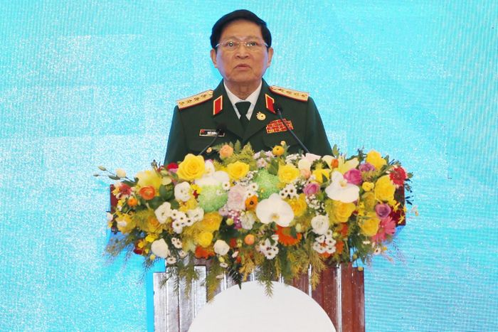 “Là một thành viên chủ động, tích cực và có trách nhiệm của ASEAN cũng như ADMM+, Việt Nam sẽ tiếp tục làm hết sức mình để tiếp tục cùng các nước ASEAN, các nước bạn bè, đối tác, đặc biệt là các nước Cộng đóng góp cho một khu vực hòa bình, ổn định, hợp tác và phát triển”, Đại tướng Ngô Xuân Lịch nói.