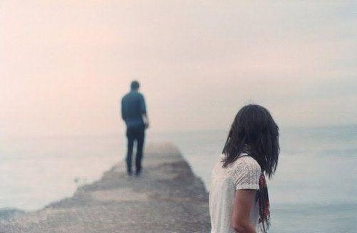 Không phải em không đủ tin tưởng tình cảm nơi anh mà là em không đủ ích kỷ. (Ảnh minh họa)
