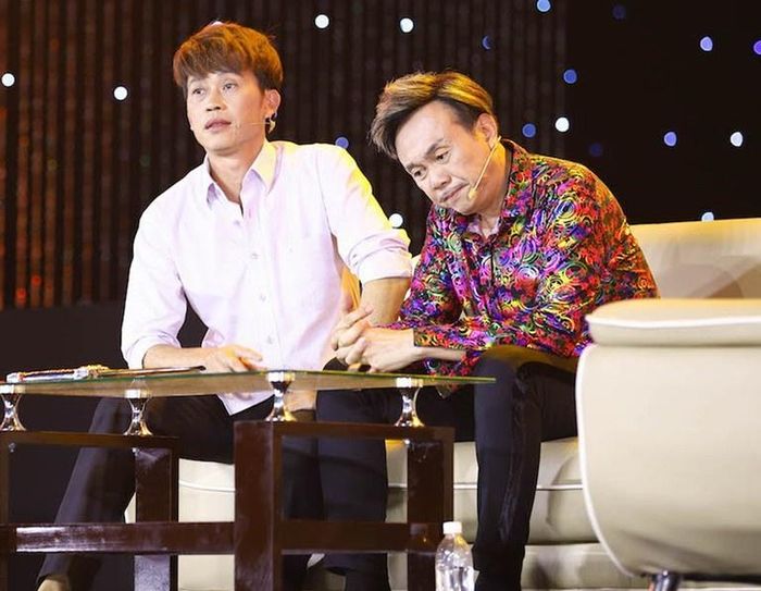  Hoài Linh và Việt Hương được vợ Chí Tài ủy quyền lo hậu sự cho cố nghệ sĩ. 