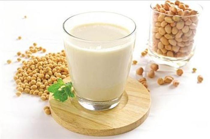 Sữa đậu nành không chỉ giúp giảm cân hiệu quả mà còn ngăn ngừa béo phì. Ảnh minh họa