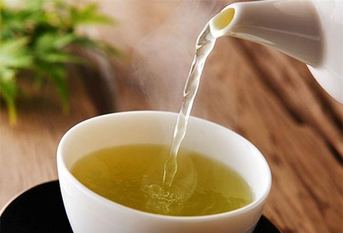 Trà xanh: Chứa nhiều chất chống oxy hóa có tên là catechin, có thể ngăn ngừa một số loại ung thư, trong đó có ung thư gan.