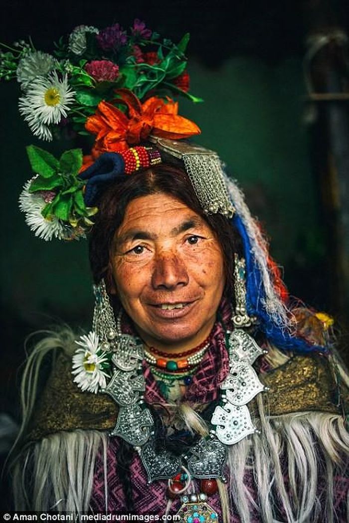 Theo thời gian, truyền thống này được đánh giá là không văn minh. Vì vậy, giới chức trách Ấn Độ cấm thực hiện việc tự do đổi vợ giữa các thành viên trong bộ tộc Drokpa.
