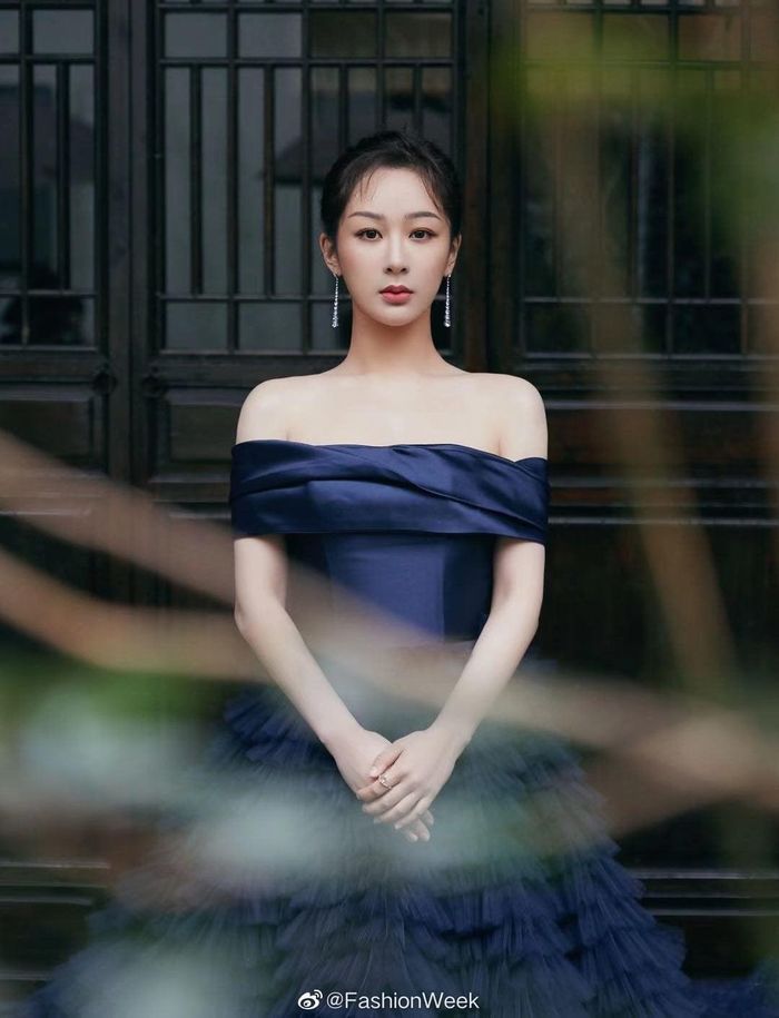Loạt ảnh mới của Dương Tử trên Weibo cá nhân ngày 11/12