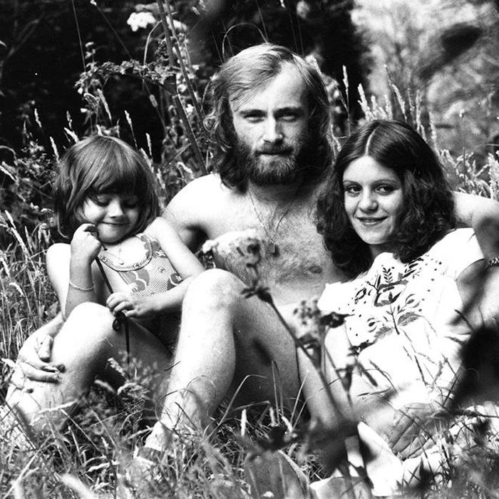 Phil Collins hạnh phúc bên người vợ đầu Andrea Bertorelli
