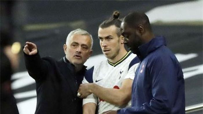 HLV Jose Mourinho và các học trò đang thi đấu ấn tượng ở mùa giải 2020/2021.