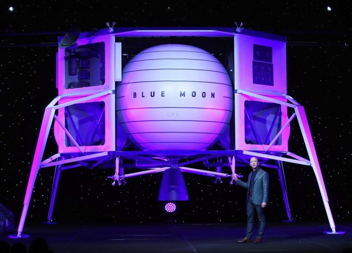  NASA quyết định hợp tác với công ty tư nhân để tiết kiệm chi phí và phát triển năng lực chế tạo trong nước. Ảnh: Time. 