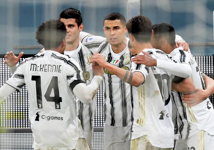  Chiến thắng trước Genoa cũng là lần ra sân thứ 100 của Ronaldo trong màu áo Juventus. Với số trận này, anh đã ghi 79 bàn, kiến tạo 19 lần, và giành 3 danh hiệu. 