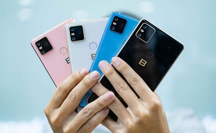 Nhưng BKAV đã quyết tâm đầu tư bài bản để thay đổi điều này. Mục tiêu là xây dựng ngành Công nghiệp Smartphone do người Việt Nam làm chủ.