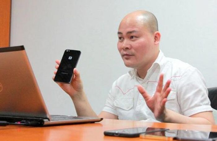 “Cha đẻ” của BKAV cho rằng mục tiêu của Bphone ở giai đoạn này là định vị thương hiệu smartphone cao cấp “Make in Việt Nam”, chứ chưa phải là thị phần hay doanh số. BKAV đang thực hiện từng bước bài bản để đạt được mục tiêu. “Đầu tiên cần làm chủ công nghệ để xóa bỏ định kiến Việt Nam là vùng trũng công nghệ, không sản xuất được những sản phẩm cao cấp.