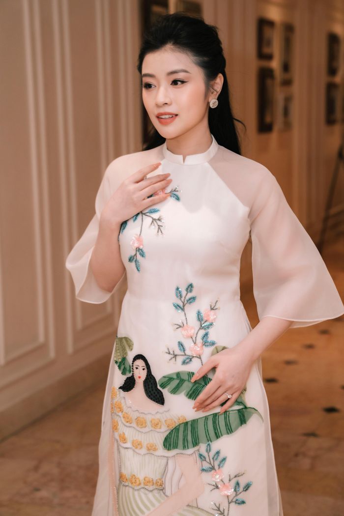 Thu Hằng nhanh chóng lấy lại vóc dáng chỉ sau 3 tháng sinh con