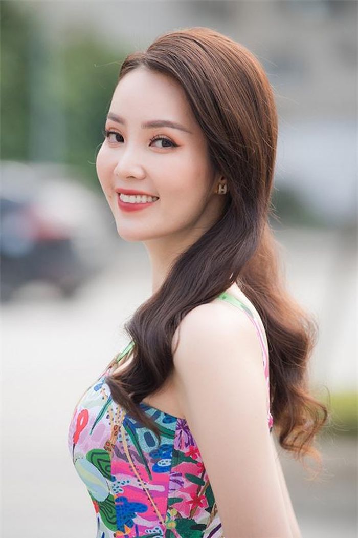 Vợ chồng cô dự định có em bé vào năm nay nhưng vì dịch bệnh và công việc bận rộn nên kế hoạch này bị lỡ dở. "Tôi nghĩ con cái cũng là duyên số. Hy vọng, tôi sẽ sớm có tin vui chia sẻ cùng mọi người", Thụy Vân nói.