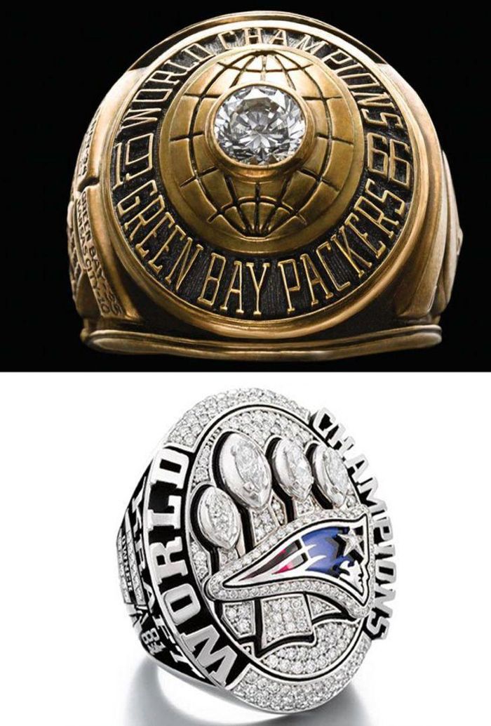 Người chiến thắng SuperBowl nhận được những chiếc nhẫn này. Hình trên hiển thị chiếc nhẫn đầu tiên và hình dưới là chiếc nhẫn năm 2015. 
