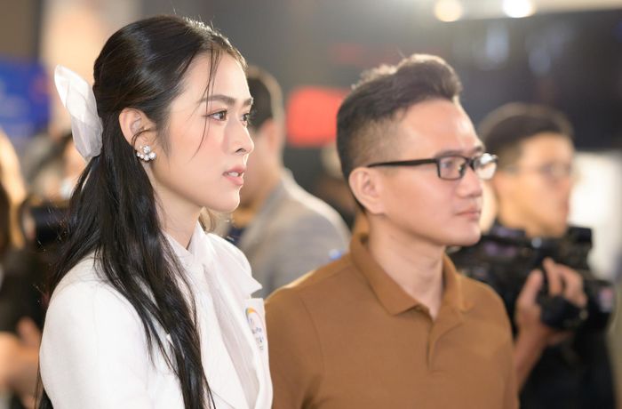  Thời gian qua, Diệp Bảo Ngọc trở lại đóng phim sau hai năm im ắng. Cô ưu tiên chọn vai diễn có tâm lý giằng xé như phim Mắt của quỷ. Để hoàn thiện vai diễn, cô tiết lộ thường xuyên tranh cãi với đạo diễn Nhật Trung trên phim trường. 