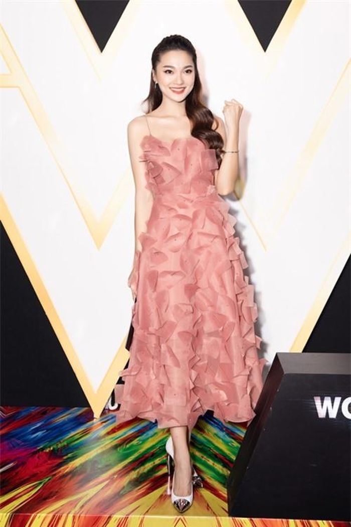 Buổi công chiếu phim Wonder Woman 1984 tại TP HCM còn có sự tham gia của người đẹp Ngọc Nữ và một số nghệ sĩ khác.