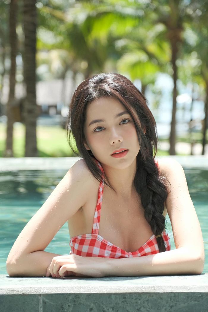 Hiện tại khi có thời gian rảnh Thúy Hằng lại thử sức với vai trò người mẫu ảnh. Cô cũng đam mê kinh doanh và học thêm kỹ năng trang điểm.