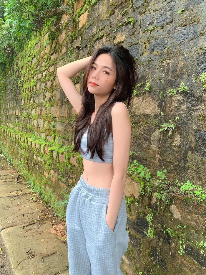 Nàng hot girl được cư dân mạng gọi là bản sao của mỹ nhân Thái Lan Baifern Pimchanok khi sở hữu gương mặt có nhiều nét giống với nữ diễn viên này.