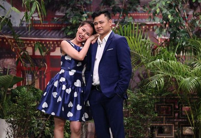 Tự Long trên sân khấu "Ơn giời, cậu đây rồi"