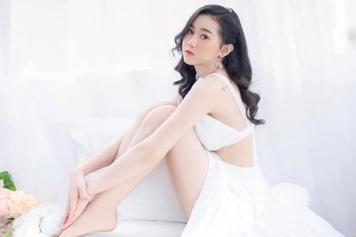Mặc dù gây tranh cãi không ít vì phát ngôn được cho là quá tự tin của mình, nhưng Huỳnh Như vẫn được rất nhiều người ngưỡng mộ nhan sắc và tài năng của cô.