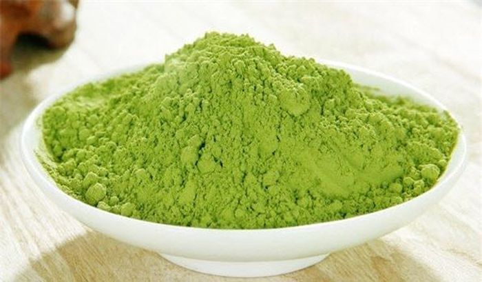 Bột trà xanh thật có màu xanh tự nhiên