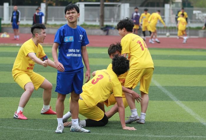 Tuy nhiên, THPT Đông Anh đã nhanh chóng gỡ hòa