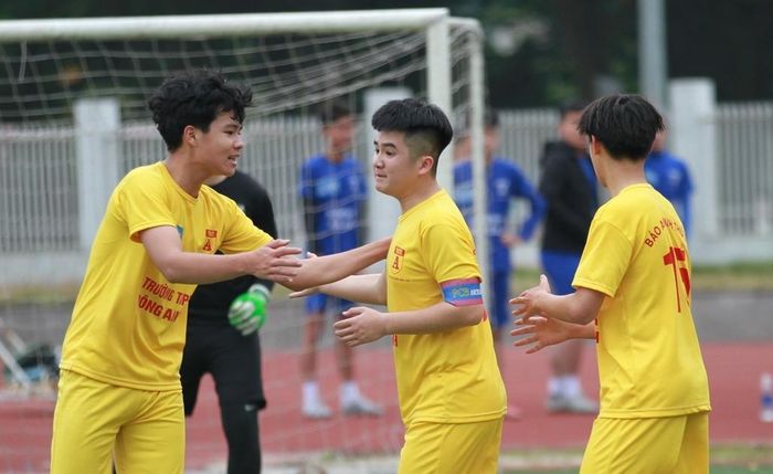 Để kéo về 1 điểm trong trận ra quân