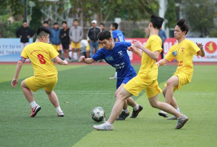Trận đấu diễn ra chặt chẽ, căng thẳng...