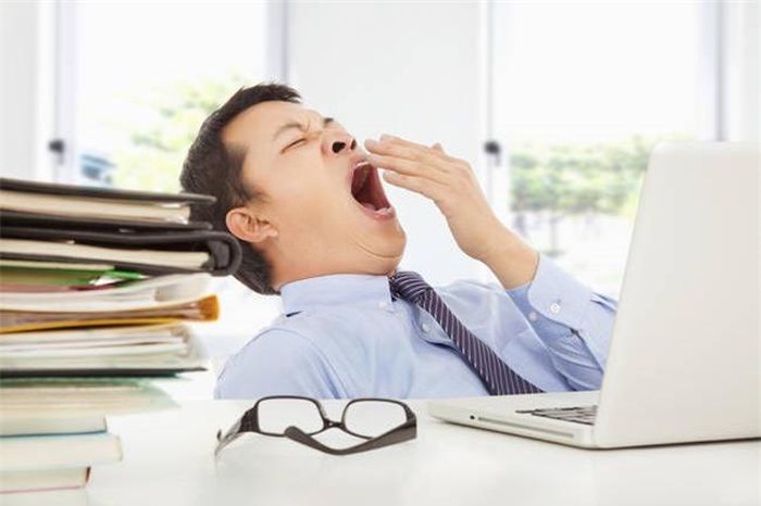 Có thể lý do bạn thấy buồn ngủ là quá chán việc làm đi làm lại một công việc. Ảnh minh họa