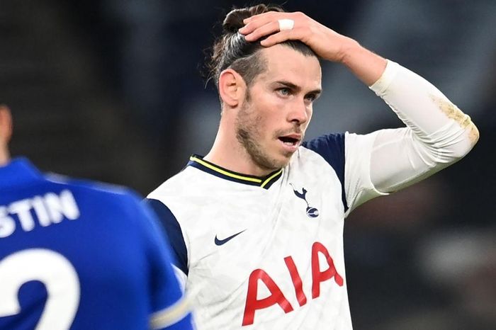 Sau trận đấu, Standard viết về Bale: "Bale không còn là sự khác biệt trên sân. Đúng như những gì Mourinho nói, Bale của hiện tại khác xa 7 năm trước. Có công bằng khi Mourinho đặt niềm tin vào Bale, trong khi Dele Alli không có tên trong danh sách đăng ký thi đấu?".