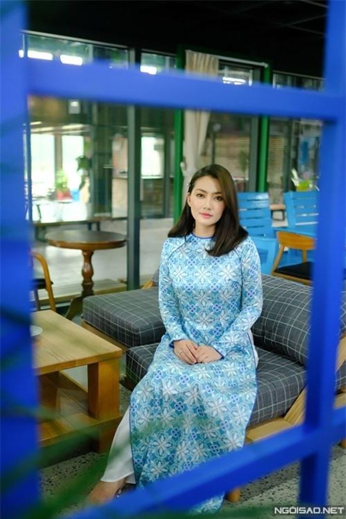 Trước đó một ngày, Ngọc Lan vừa từ Hà Nội bay về TP HCM dự tang lễ của nghệ sĩ Chí Tài.