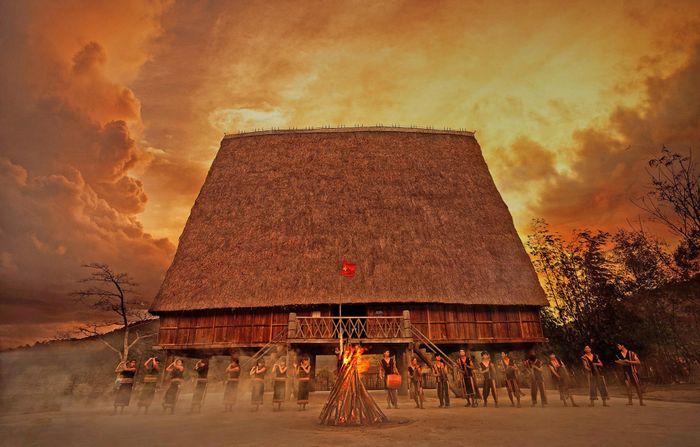 Nhà rông Tây Nguyên. Ảnh: Hòa Carol