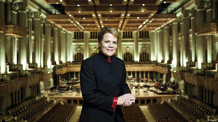 Nhạc trưởng Mỹ Marin Alsop