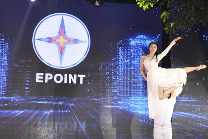  Màn múa tương tác giới thiệu ứng dụng Epoint ý nghĩa và đặc sắc, để lại ấn tượng mạnh trong lòng khán giả