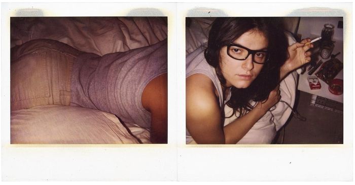  Polaroids là chuyên khảo nhiếp ảnh thứ hai mà bà Sorrenti tập hợp được trong số các tác phẩm của con mình. Với tác phẩm này, bà Sorrenti nói: “Những bức ảnh này thể hiện tình yêu mà Davide dành cho bạn bè, gia đình và thế giới xung quanh”. Ảnh: Davide Sorrenti/IDEA. 