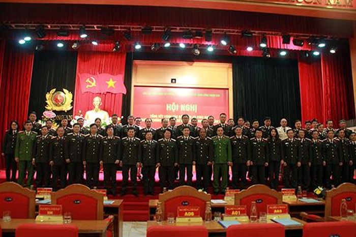Thứ trưởng Bùi Văn Nam và các đại biểu dự Hội nghị. 