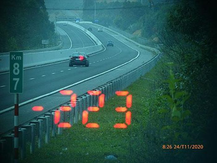 Hình ảnh từ camera giám sát được lắp đặt trên cao tốc Nội Bài - Lào Cai. 