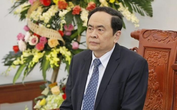  Chủ tịch Ủy ban T.Ư MTTQ Việt Nam Trần Thanh Mẫn chúc mừng Tòa Giám mục Giáo phận Phát Diệm, huyện Kim Sơn, tỉnh Ninh Bình. (Ảnh: Mặt trận Tổ quốc Việt Nam)