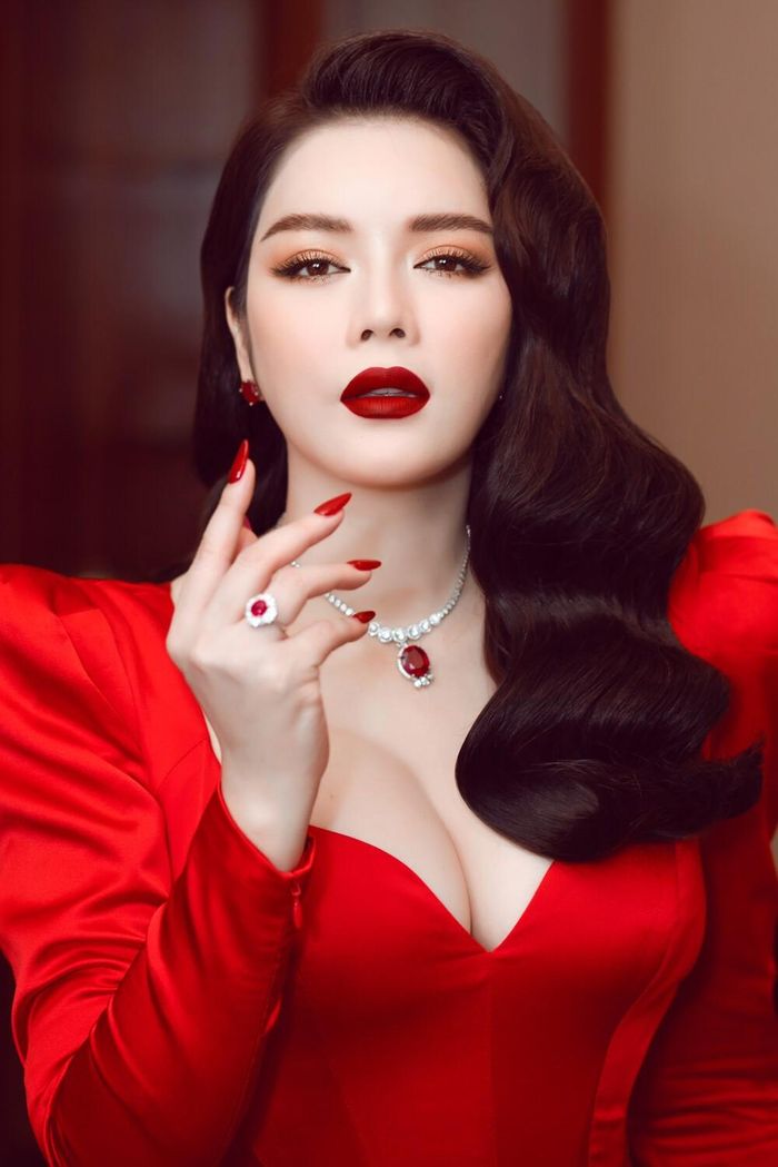 Lý Nhã Kỳ nổi tiếng với độ "chịu chơi, chịu chi" khó ai bì kịp.