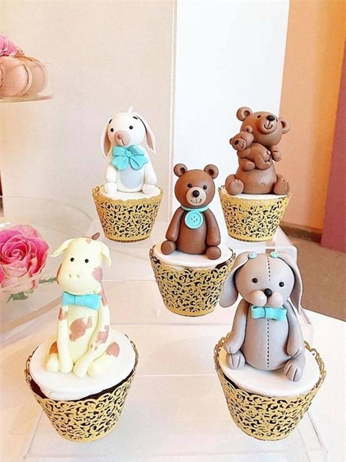 Những chiếc cupcakes hình động vật phù hợp với sở thích của Max.