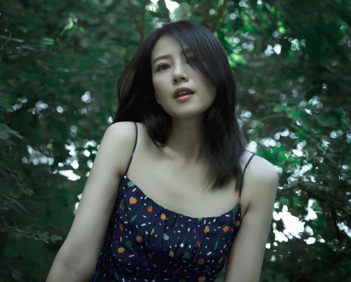  Nhiều nhân viên, phóng viên làm việc trong giới giải trí cũng dành lời khen ngợi cho Cao Viên Viên. Họ cho biết các bức ảnh của nữ diễn viên không mất nhiều công sức chỉnh sửa vì cô luôn ở trạng thái tốt nhất. Truyền thông Trung Quốc cũng bất ngờ trước sự ủng hộ của khán giả dành cho Cao Viên Viên dù cô không đóng phim, gần như rời khỏi giới giải trí suốt 7 năm. 